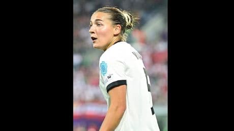 Bei EM in der Schweiz - SIE ersetzt DFB-Kapitänin Gwinn