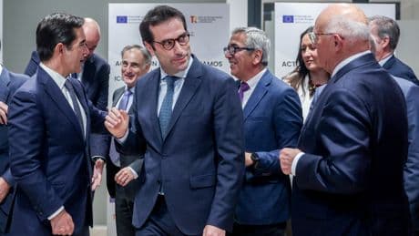 Culmina la consulta pública del Gobierno por la OPA sobre Banco Sabadell sin la participación de BBVA
