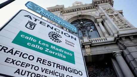 Los Ayuntamientos podrán restringir el acceso a las ciudades a los coches que no tengan ayudas a la conducción