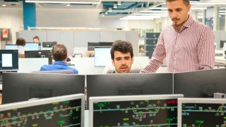 Indra busca 2.400 profesionales tecnológicos para reforzar su industria de defensa