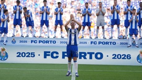 Porto'dan ilginç transfer açıklaması! Sahaya çıkınca öğrendiler