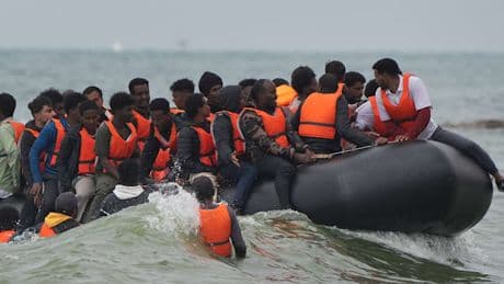 15 eritreische Migranten aus Kühltransporter gerettet
