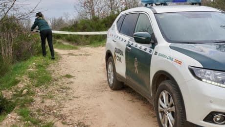 Un hombre se entrega a la Guardia Civil y confiesa haber matado a su primo en un pueblo de León