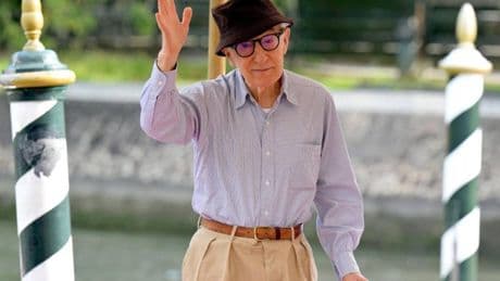 Ucrania afea la participación de Woody Allen en el "sangriento" festival de cine de Moscú: "Es una vergüenza y un insulto"