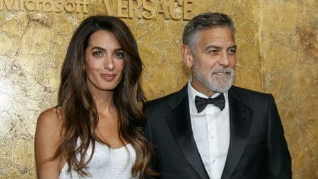 Amal e il divieto di usare i cellulari nella casa di George Clooney: «Li mettiamo tutti in un cestino, è sempre più difficile creare momenti privati»