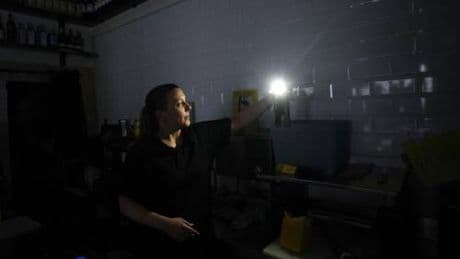 Blackout elettricità, cosa fare se accadesse anche in Italia?