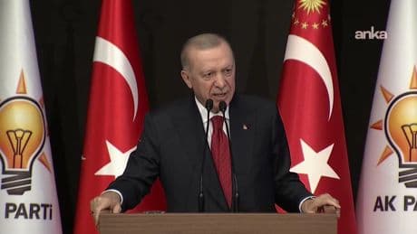 Erdoğan 'yeni anayasa' ve 'belediyelerin yetkilerine tırpan hazırlığı' mesajı verdi