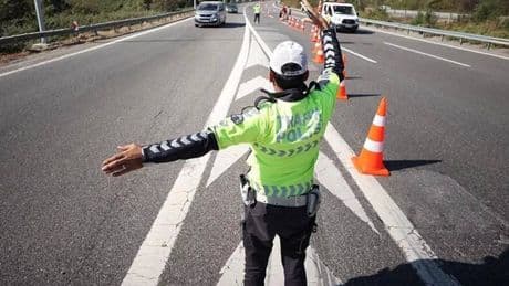 İstanbul'da bazı yollar trafiğe kapatıldı