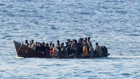 İtalya'nın Lampedusa adası açıklarında tekneler battı: En az 20 göçmen hayatını kaybetti