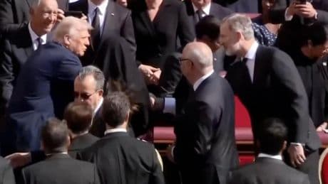 Representantes de 146 países llegan al funeral del papa Francisco en la Basílica de San Pedro