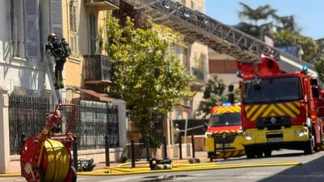 Cannes: un appartement en proie aux flammes, plus de 40 sapeurs-pompiers sur place