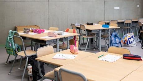 Rentrée scolaire : il manque l’équivalent de 2 500 enseignants dans les collèges et les lycées, selon Elisabeth Borne