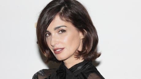 Paz Vega, 49 años: “No soy el tipo de persona que tiene muchas cremas, mi rutina es sencilla; hidratarme la piel, limpiarla bien después del trabajo y protegerla del sol”