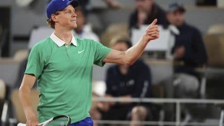 Jannik Sinner and Carlos Alcaraz launch French Open bids with straight-sets wins