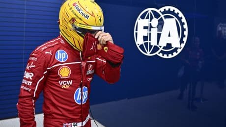 Lewis Hamilton: "Soy un completo inútil. Quizá Ferrari necesita cambiar de piloto"
