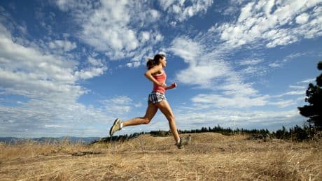 Die ersten Laufkilometer: So überwinden Sie den Anfang und finden Ihre Routine