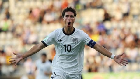 Fußball-Transferticker: VfB verpflichtet U17-Weltmeister Darvich aus Barcelona