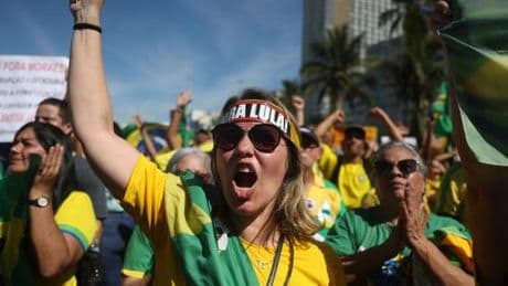 Au Brésil, des milliers de manifestants pro-Bolsonaro dans les rues dans la foulée des sanctions américaines contre le juge Alexandre de Moraes