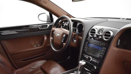 Deze superluxe Bentley-occasion kost nu minder dan Toyota Yaris
