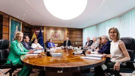 El TC concluye por una mayoría de seis jueces a cuatro que un instrumento como la amnistía cabe en la Constitución