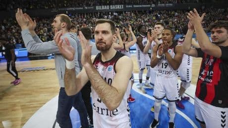 El Bilbao Basket sigue con su sueño europeo y defenderá siete puntos de renta en Grecia