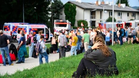 Im Tunnel liegengeblieben: 400 ICE-Fahrgäste sitzen stundenlang im Zug fest