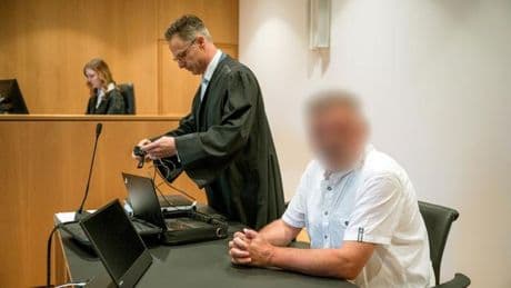 Prozess: Nach X-Posts mit "Hitlergruß" - Angeklagter geht in Berufung