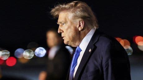Trump a Nbc: «Non so se devo rispettare la Costituzione». E poi: «Non cerco un terzo mandato»