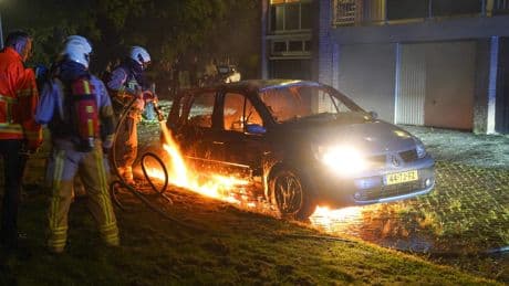 Meerdere (auto)branden op donderdagochtend in Stadskanaal in een en dezelfde straat: ’Het lijkt wel oorlog hier’
