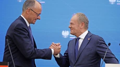 Merz, Macron und Tusk etablieren Bro-Handschlag