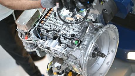 Autozulieferer ZF steht erneut vor "schmerzhafte Entscheidungen"