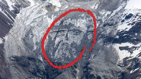 Er verschluckte ein ganzes Dorf - Die gierige Fratze des Gletscher-Königs