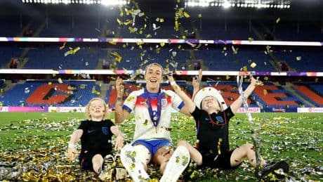 Lucy Bronze: "Eine besondere Leistung, aber nicht nachahmenswert"