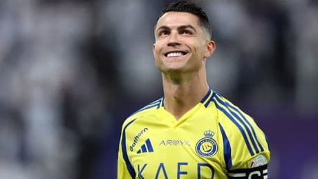 <p>Ronaldo, dentro il contratto da fantascienza: pi&ugrave; di 400 euro al minuto, ogni gol 93 mila euro!</p>
