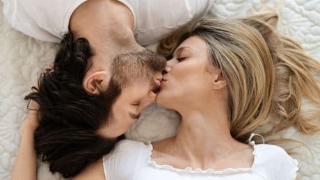 Studie zeigt - Einmal Sex pro Woche reicht, um glücklich zu sein
