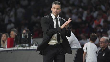 Beşiktaş, başantrenör Dusan Alimpijevic'in sözleşmesini uzattı