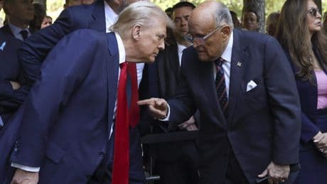 Trump geeft omstreden oud-burgemeester Rudy Giuliani hoogste onderscheiding