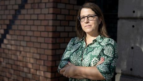 Juanita Goebertus (HRW): “Las deportaciones a El Salvador cumplen la definición jurídica de una desaparición forzada”
