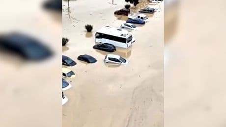 Nach dem Beben nun die Flut - Unwetter trifft Urlaubsparadies