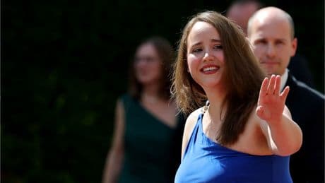 Ricarda Lang zeigt Abnehmerfolg im hautengen Kleid bei Bayreuther Festspielen