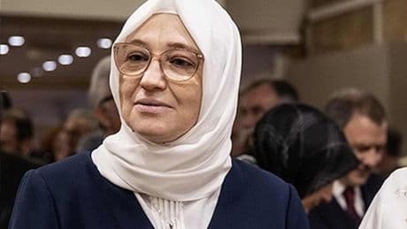 Milyonlar sırada beklerken 7. kez hacı oldu