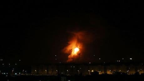 İşgalci İsrail Şam'ı hedef aldı: El-Kisvah yakınlarında kışlaları bombaladı