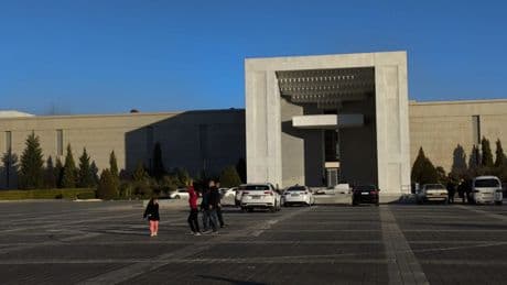 Siria tacha de &quot;grave escalada&quot; el ataque israelí cerca del palacio presidencial de Damasco
