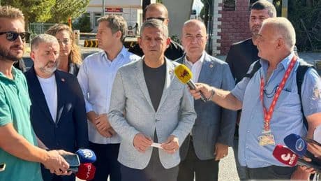 Son dakika... Özgür Özel İzmir'de konuşuyor