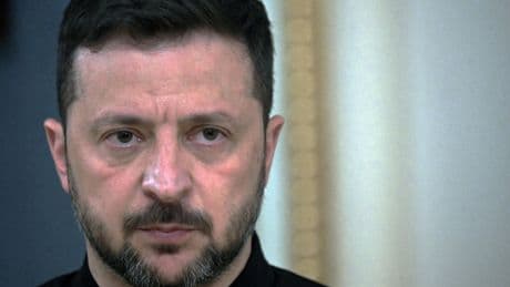 Ukraine: Zelensky accuse la Russie de «gagner du temps», après l'appel Trump-Poutine
