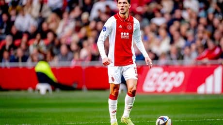 Ajax wacht op bod
 FC Köln op Kaplan