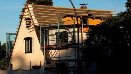 Immobilien : Diese Mängel drohen je nach Baujahr – und so teuer kann die Sanierung werden