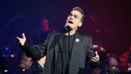 Florent Pagny revient en musique avec un titre inédit, déclaration d’amour à la vie