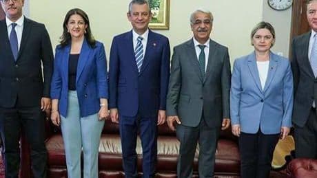CHP Genel Başkanı Özel, DEM Parti heyetini kabul etti