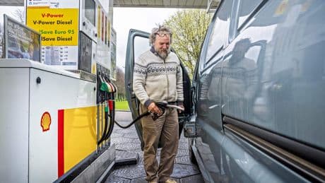 Winst bij olie- en gasreus Shell valt flink mee, opnieuw miljardeninkoop eigen aandelen